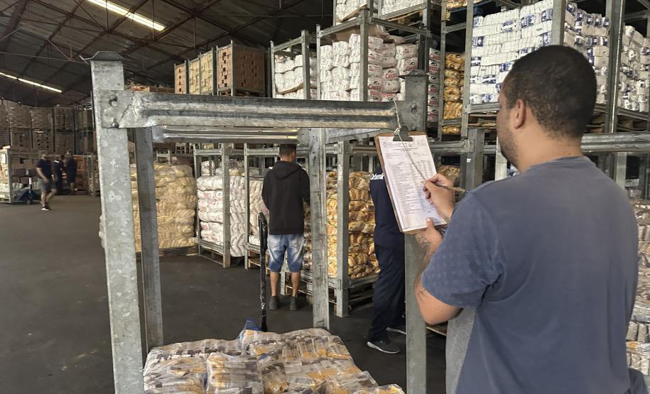 A 2ª remessa de alimentos não perecíveis para as escolas estaduais já está em andamento Foto: Karina Audrey - Fundepar