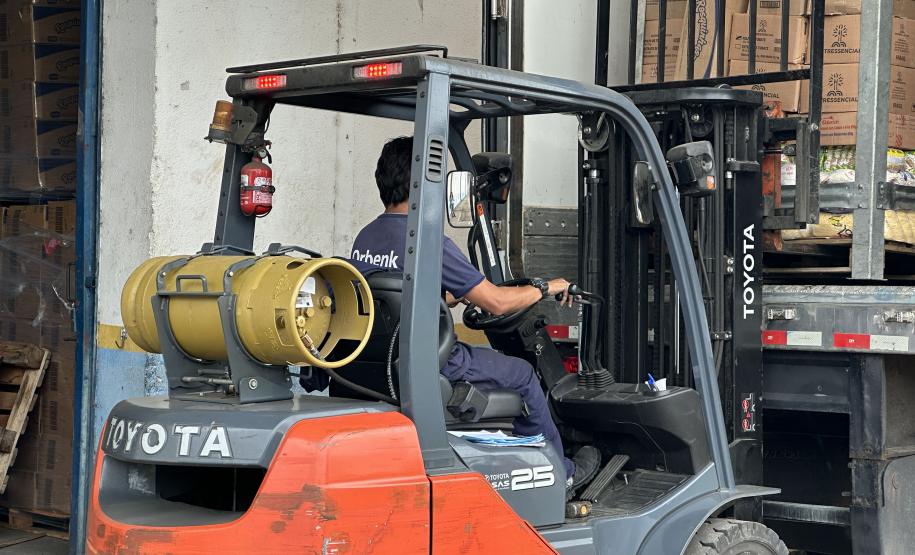 A 2ª remessa de alimentos não perecíveis para as escolas estaduais já está em andamento Foto: Karina Audrey - Fundepar