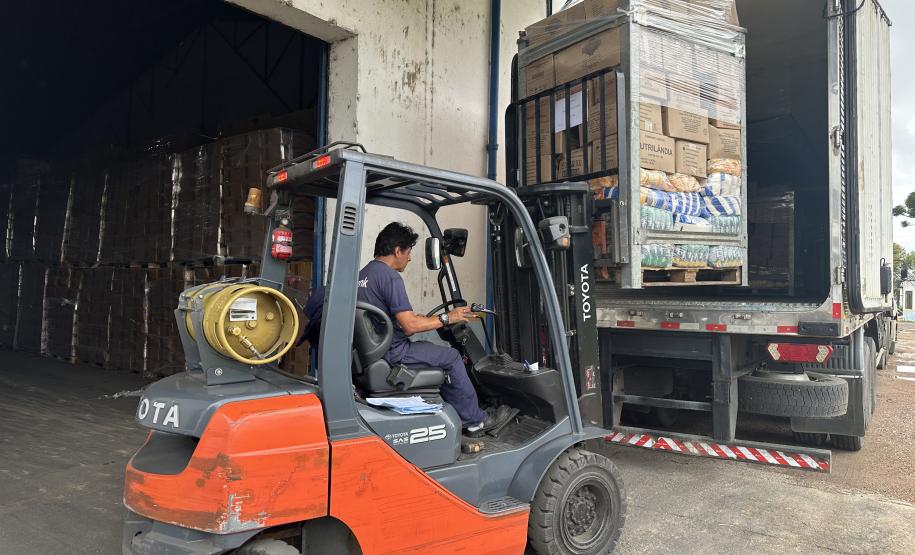 A 2ª remessa de alimentos não perecíveis para as escolas estaduais já está em andamento Foto: Karina Audrey - Fundepar