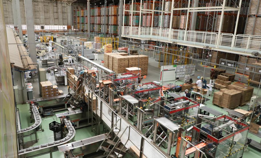 Indústria do Paraná cresce acima da média em janeiro e tem alta de 3,9% em 12 meses