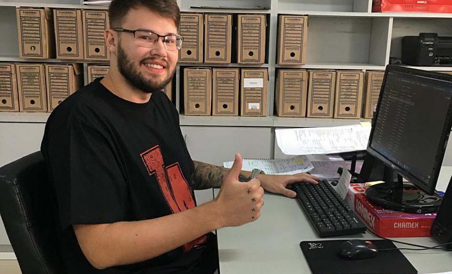 Felipe Stoski, de 27 anos, foi contratado como assistente administrativo em uma agência de comunicação Foto: Felipe Stoski/Arquivo pessoal