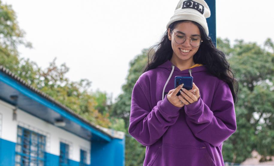 Estudantes da rede estadual ganham ferramenta digital com IA para estudar inglês