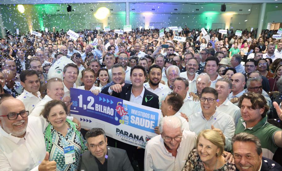 O governador Carlos Massa Ratinho Junior anunciou nesta quinta-feira (13) a liberação de R$ 1,2 bilhão para a saúde pública do Estado, durante o evento Saúde em Movimento, em Foz do Iguaçu, na região Oeste.