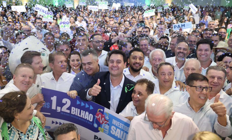 O governador Carlos Massa Ratinho Junior anunciou nesta quinta-feira (13) a liberação de R$ 1,2 bilhão para a saúde pública do Estado, durante o evento Saúde em Movimento, em Foz do Iguaçu, na região Oeste.
