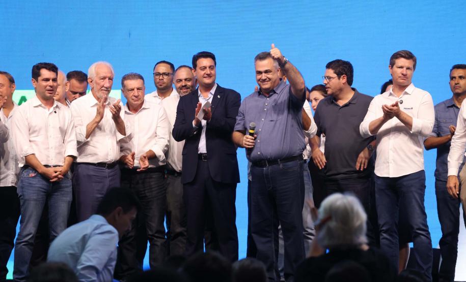 O governador Carlos Massa Ratinho Junior anunciou nesta quinta-feira (13) a liberação de R$ 1,2 bilhão para a saúde pública do Estado, durante o evento Saúde em Movimento, em Foz do Iguaçu, na região Oeste.