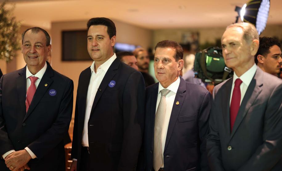 O governador Carlos Massa Ratinho Junior destacou os avanços que o Paraná alcançou nos últimos anos em diferentes áreas em um encontro empresários nesta terça-feira (25), em Brasília.