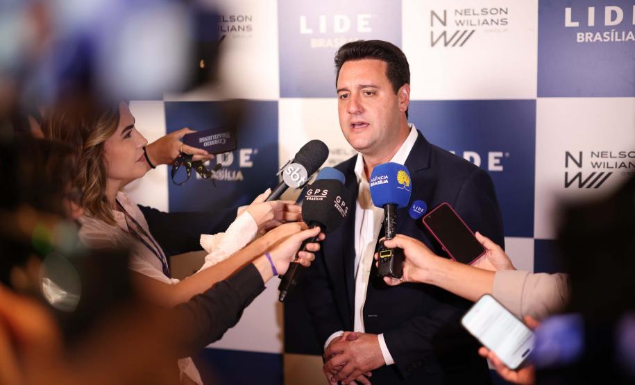 O governador Carlos Massa Ratinho Junior destacou os avanços que o Paraná alcançou nos últimos anos em diferentes áreas em um encontro empresários nesta terça-feira (25), em Brasília.