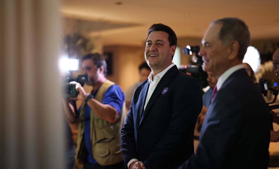 O governador Carlos Massa Ratinho Junior destacou os avanços que o Paraná alcançou nos últimos anos em diferentes áreas em um encontro empresários nesta terça-feira (25), em Brasília.