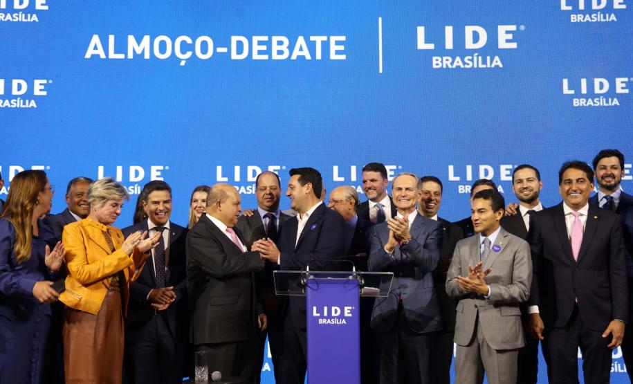 O governador Carlos Massa Ratinho Junior destacou os avanços que o Paraná alcançou nos últimos anos em diferentes áreas em um encontro empresários nesta terça-feira (25), em Brasília. Foto: Jonathan Campos/AEN