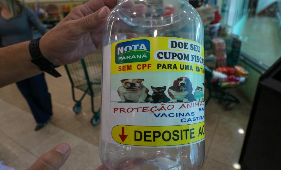 O Governo do Estado fará um pente-fino no programa Nota Paraná para combater eventuais irregulares cometidas por entidades sociais beneficiadas com a doação de notas fiscais. Marta Gambini , Auditora Fiscal da Receita do Estado do Paraná, responsável pela Nota Paraná realizada fiscalizacao na regiao oeste do estado do Parana.