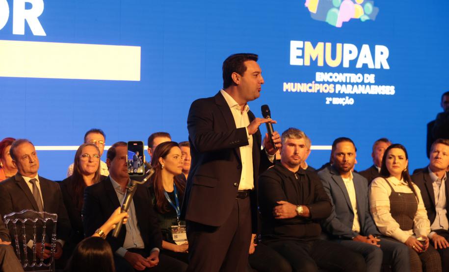 Governador destaca parceria com municípios na posse da nova diretoria da AMP Foto: Geraldo Bubniak/AEN