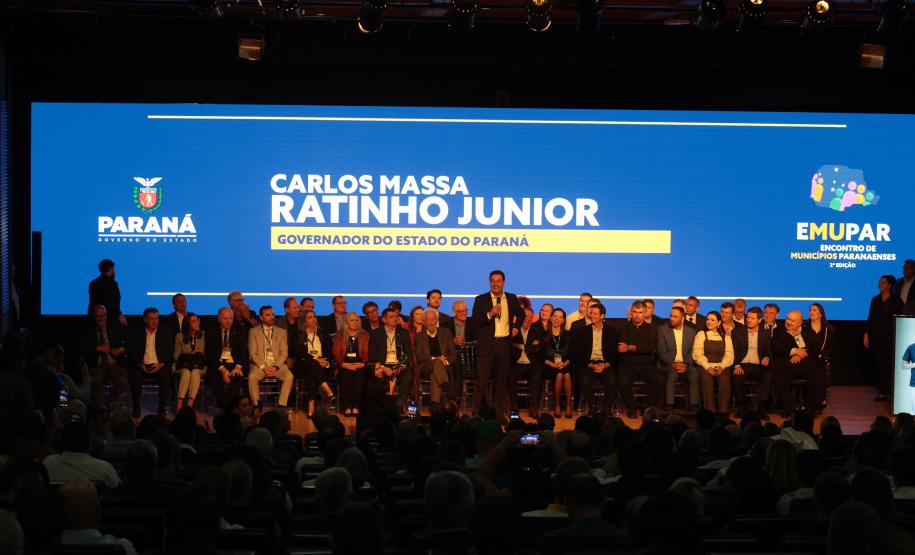 Governador destaca parceria com municípios na posse da nova diretoria da AMP Foto: Geraldo Bubniak/AEN