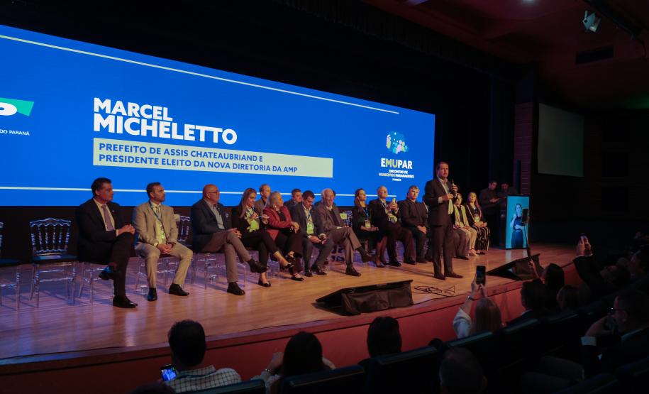 Governador destaca parceria com municípios na posse da nova diretoria da AMP Foto: Geraldo Bubniak/AEN