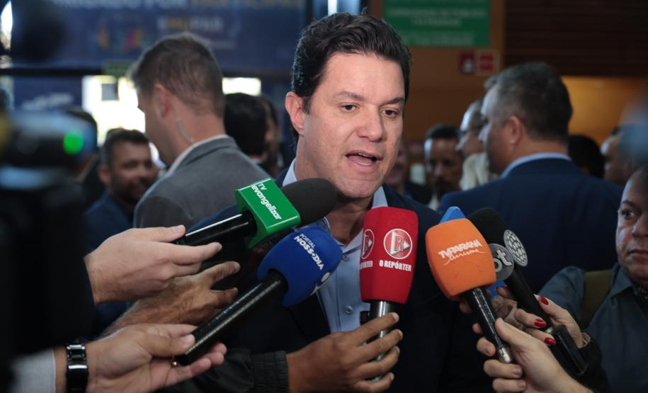 Governador destaca parceria com municípios na posse da nova diretoria da AMP Foto: Geraldo Bubniak/AEN