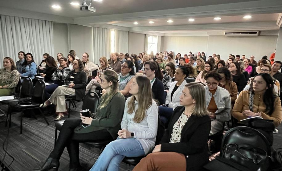 Sesa capacita profissionais para ampliar o cuidado com a infância no Paraná Foto: SESA-PR Sesa capacita profissionais para ampliar o cuidado com a infância no Paraná Foto: SESA-PR Sesa capacita profissionais para ampliar o cuidado com a infância no Paraná Foto: SESA-PR Sesa capacita profissionais para ampliar o cuidado com a infância no Paraná Foto: SESA-PR Sesa capacita profissionais para ampliar o cuidado com a infância no Paraná Foto: SESA-PR Sesa capacita profissionais para ampliar o cuidado com a infân