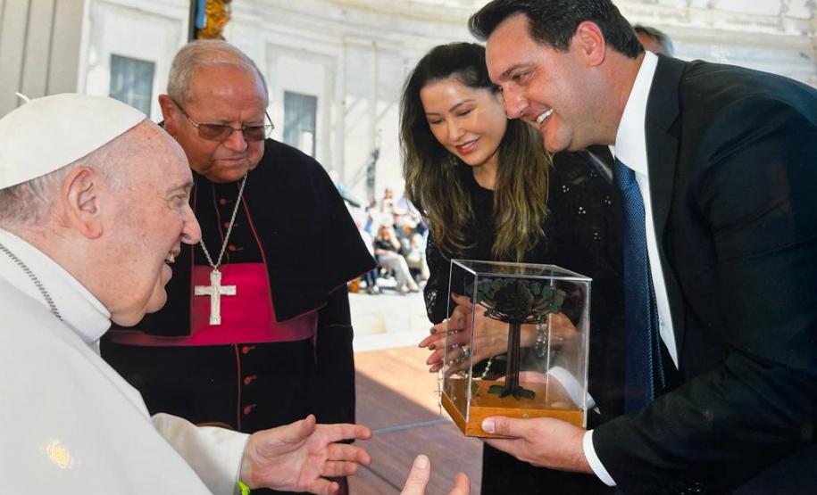 Governador lamenta morte do Papa Francisco e determina luto de sete dias no Paraná