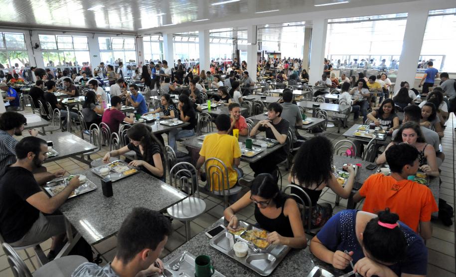 Governador sanciona lei que garante segurança alimentar a universitários no Paraná Foto: UEL