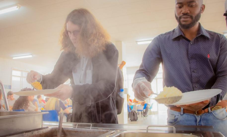 Governador sanciona lei que garante segurança alimentar a universitários no Paraná Foto: UEPG