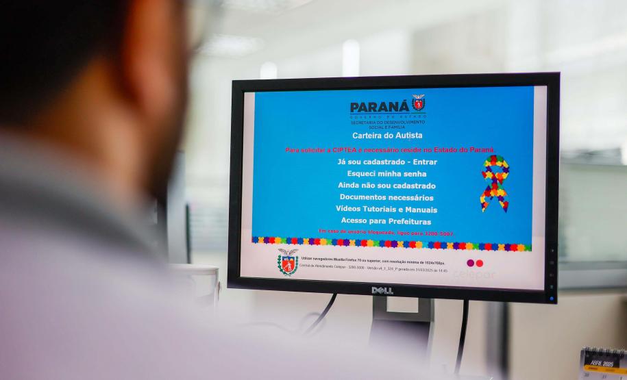 Paraná já entregou 36.081 Carteirinhas do Autista e faz mutirão para aumentar adesão Foto: Gabriel Rosa/AEN