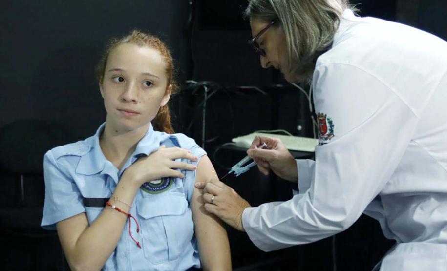 Governo inicia campanha de vacinação nas escolas para proteger 2,4 milhões de alunos