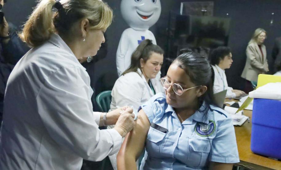 Governo inicia campanha de vacinação nas escolas para proteger 2,4 milhões de alunos