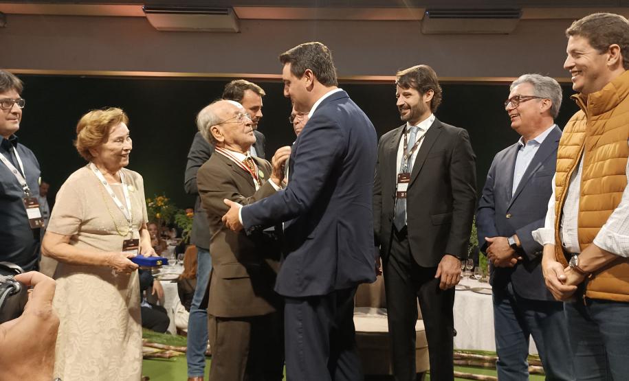 Paraná é destaque na abertura da Agrishow, maior feira agro da América Latina