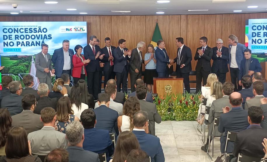 Com R$ 36 bilhões em obras, contratos dos lotes 3 e 6 das rodovias paranaenses são assinados