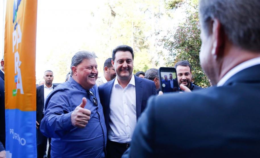 Governador destaca parceria com municípios na posse da nova diretoria da AMP