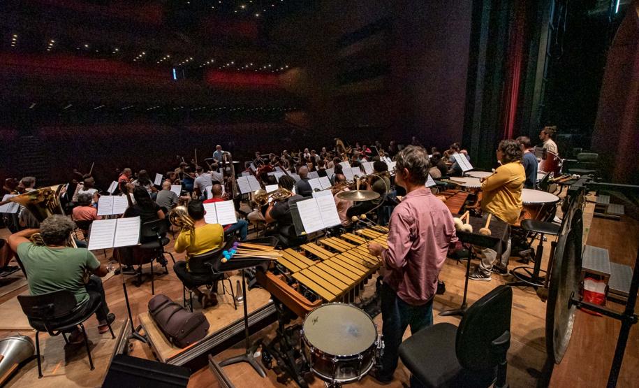 Orquestra Sinfônica do Paraná abre a temporada com a obra Floresta do Amazonas Foto: Kraw Penas/SEEC