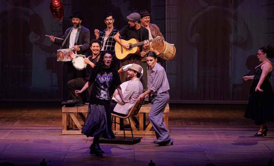 Museu Oscar Niemeyer (MON) - “Re-Selvagem” – Eva Jospin – “Re-Selvagem”, da artista francesa Eva Jospin, é a próxima exposição internacional realizada pelo Museu Oscar Niemeyer (MON) e a primeira mostra da artista no Brasil.