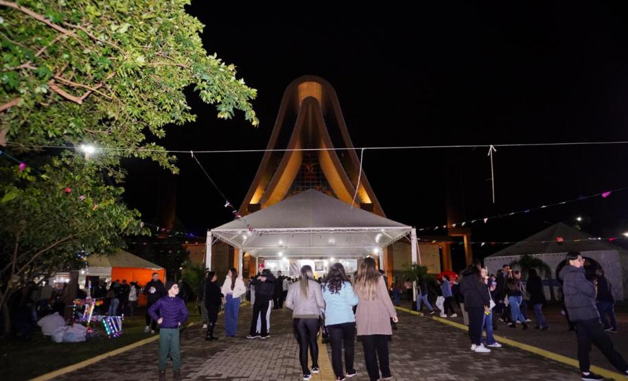 Atrações do frio: arraiás, festas da tainha e do feijão e tradições regionais movimentam o turismo