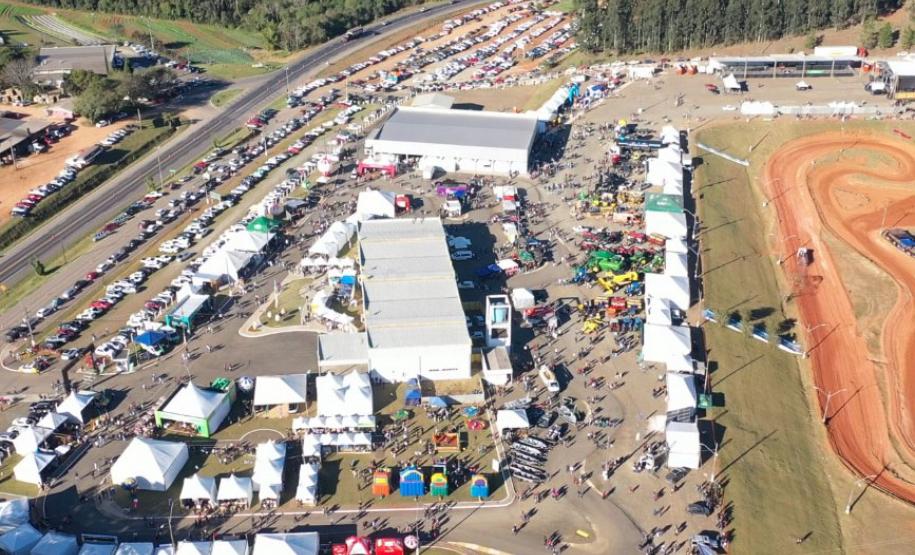 Atrações do frio: arraiás, festas da tainha e do feijão e tradições regionais movimentam o turismo