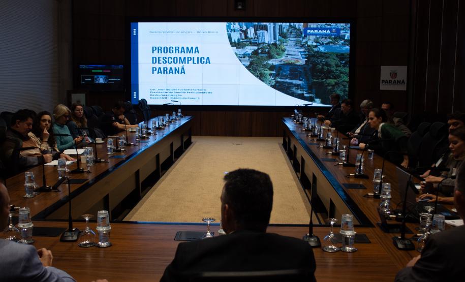 Paraná avança para ampliar atividades econômicas de baixo risco e reduzir burocracia