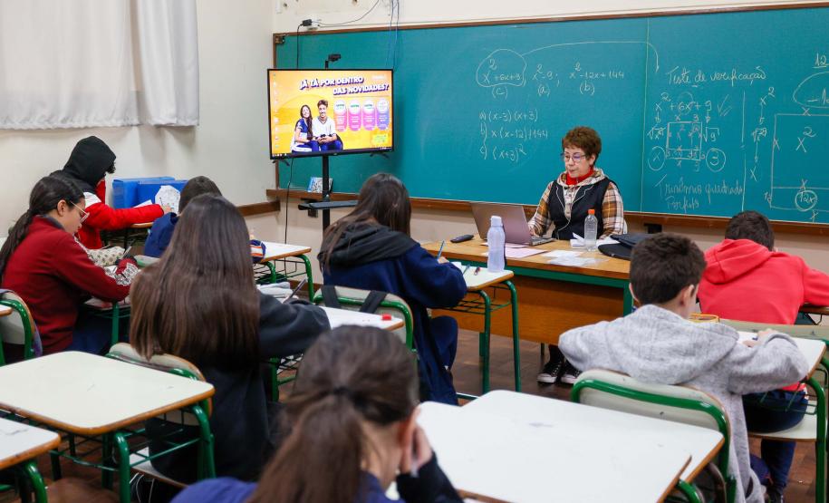 Governo apresenta projeto de lei para reajustar salário dos professores em até 11,31%