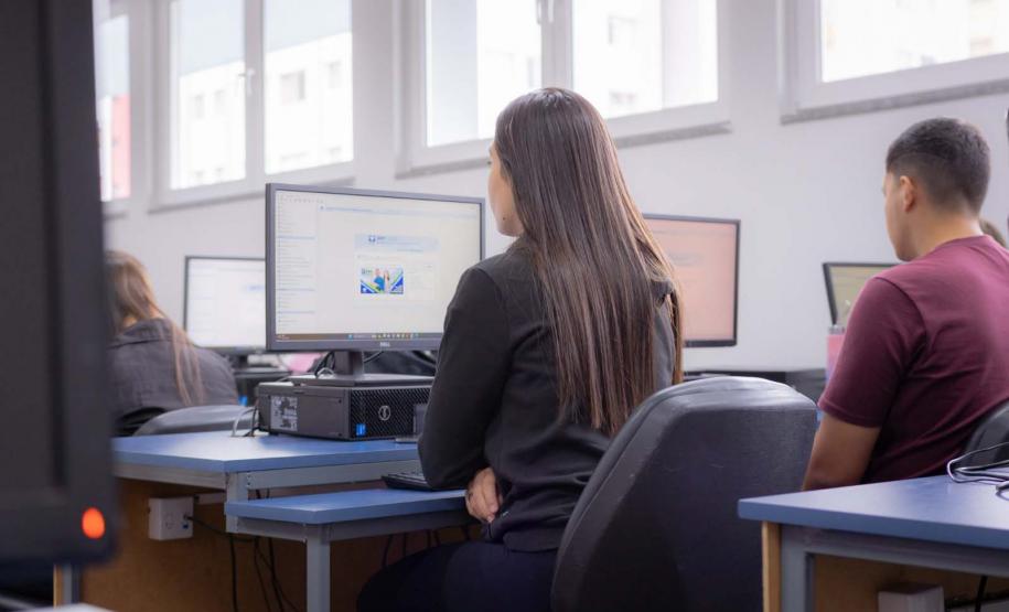 Formação continuada: Paraná é o 1º estado a regulamentar cursos microcredenciais no Brasil