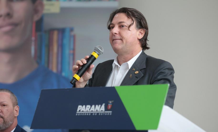 O vice-governador Darci Piana e o secretario de Educacao Roni Miranda participam nesta segunda-feira (9) de evento sobre o Programa Conexão Empregabilidade, que visa oferecer aos estudantes oportunidades de desenvolvimento profissional. Foto: Geraldo Bubniak/AEN Foto: Geraldo Bubniak/AEN