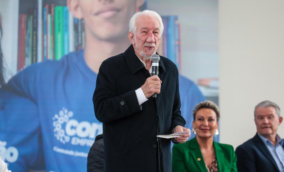 O vice-governador Darci Piana e o secretario de Educacao Roni Miranda participam nesta segunda-feira (9) de evento sobre o Programa Conexão Empregabilidade, que visa oferecer aos estudantes oportunidades de desenvolvimento profissional. Foto: Geraldo Bubniak/AEN Foto: Geraldo Bubniak/AEN