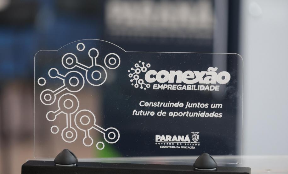 O vice-governador Darci Piana e o secretario de Educacao Roni Miranda participam nesta segunda-feira (9) de evento sobre o Programa Conexão Empregabilidade, que visa oferecer aos estudantes oportunidades de desenvolvimento profissional. Foto: Geraldo Bubniak/AEN Foto: Geraldo Bubniak/AEN