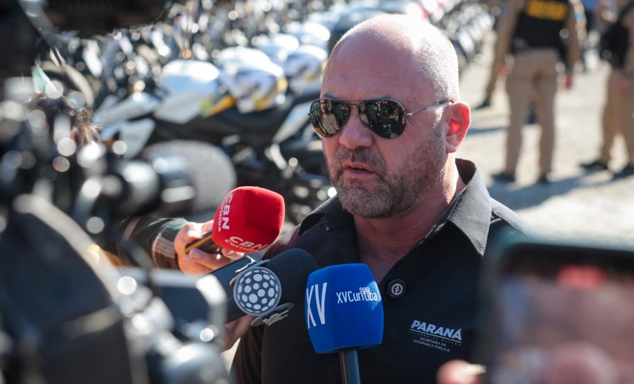 Investimento de R$ 63 milhões: Ratinho Junior entrega 431 motos e viaturas para a PMPR Foto: Jonathan Campos/AEN Foto: Geraldo Bubniak/AEN Foto: Geraldo Bubniak/AEN Foto: Geraldo Bubniak/AEN Foto: Geraldo Bubniak/AEN Foto: Geraldo Bubniak/AEN O governador Carlos Massa Ratinho Junior entrega nesta terça-feira (17) 431 novos veículos para a Polícia Militar. São 209 motocicletas e 222 automóveis para diversas unidades, na Pedreira Paulo Leminski, em Curitiba. Foto: Geraldo Bubniak/AEN O governador Carlos