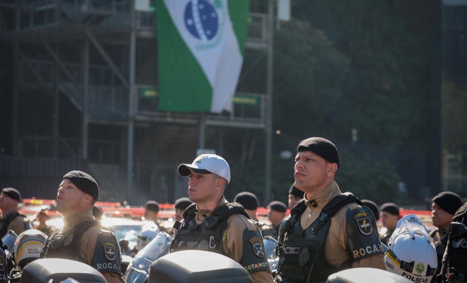 Investimento de R$ 63 milhões: Ratinho Junior entrega 431 motos e viaturas para a PMPR Foto: Jonathan Campos/AEN Foto: Geraldo Bubniak/AEN Foto: Geraldo Bubniak/AEN Foto: Geraldo Bubniak/AEN Foto: Geraldo Bubniak/AEN Foto: Geraldo Bubniak/AEN O governador Carlos Massa Ratinho Junior entrega nesta terça-feira (17) 431 novos veículos para a Polícia Militar. São 209 motocicletas e 222 automóveis para diversas unidades, na Pedreira Paulo Leminski, em Curitiba. Foto: Geraldo Bubniak/AEN O governador Carlos