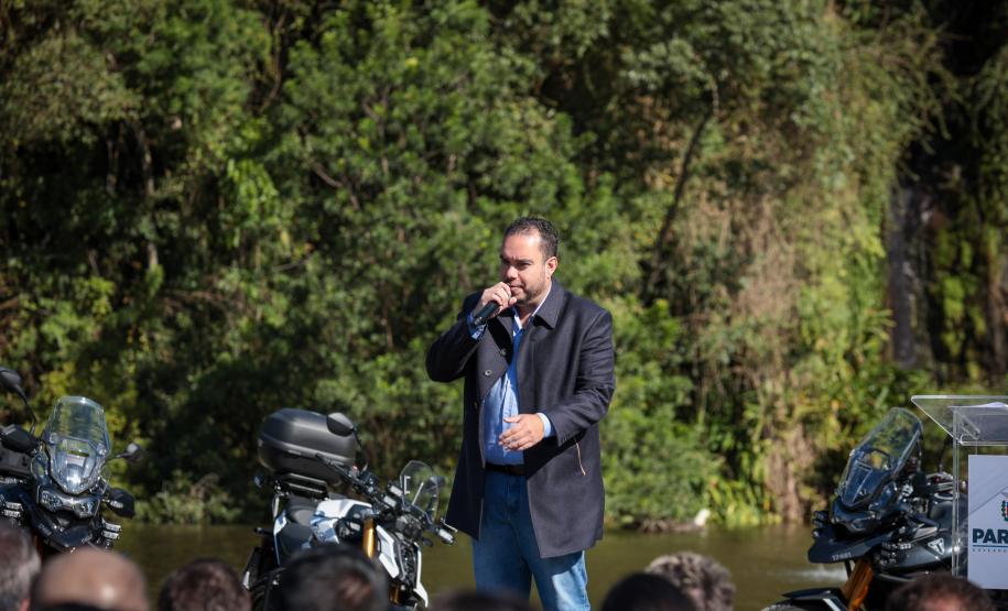 Investimento de R$ 63 milhões: Ratinho Junior entrega 431 motos e viaturas para a PMPR Foto: Jonathan Campos/AEN Foto: Geraldo Bubniak/AEN Foto: Geraldo Bubniak/AEN Foto: Geraldo Bubniak/AEN Foto: Geraldo Bubniak/AEN Foto: Geraldo Bubniak/AEN O governador Carlos Massa Ratinho Junior entrega nesta terça-feira (17) 431 novos veículos para a Polícia Militar. São 209 motocicletas e 222 automóveis para diversas unidades, na Pedreira Paulo Leminski, em Curitiba. Foto: Geraldo Bubniak/AEN O governador Carlos