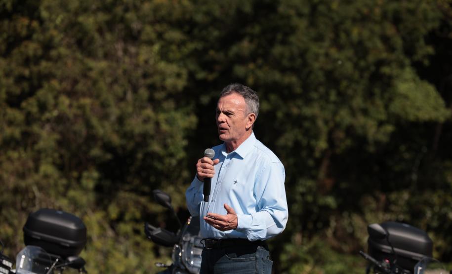 Investimento de R$ 63 milhões: Ratinho Junior entrega 431 motos e viaturas para a PMPR Foto: Jonathan Campos/AEN Foto: Geraldo Bubniak/AEN Foto: Geraldo Bubniak/AEN Foto: Geraldo Bubniak/AEN Foto: Geraldo Bubniak/AEN Foto: Geraldo Bubniak/AEN O governador Carlos Massa Ratinho Junior entrega nesta terça-feira (17) 431 novos veículos para a Polícia Militar. São 209 motocicletas e 222 automóveis para diversas unidades, na Pedreira Paulo Leminski, em Curitiba. Foto: Geraldo Bubniak/AEN O governador Carlos