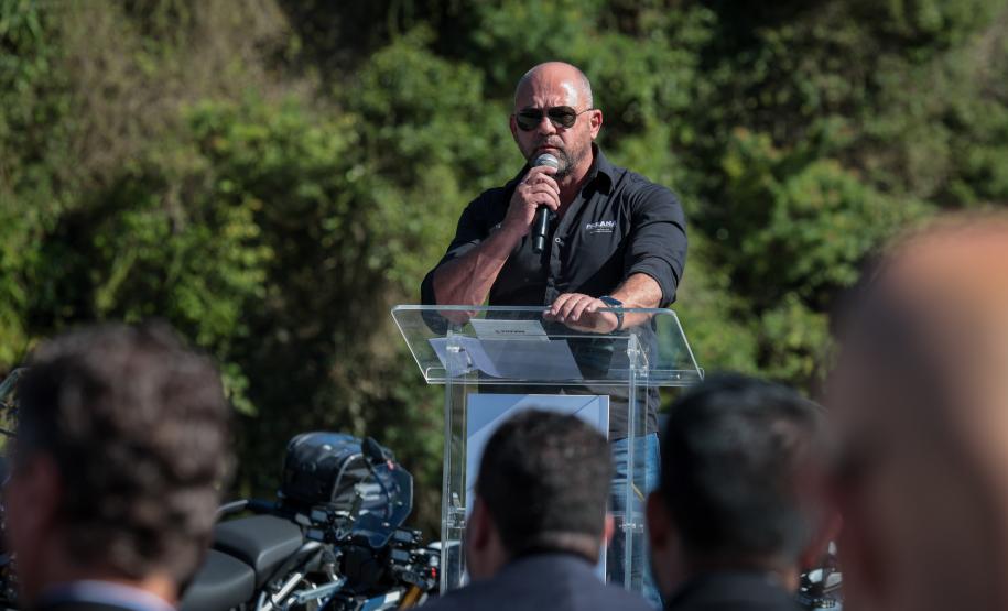 Investimento de R$ 63 milhões: Ratinho Junior entrega 431 motos e viaturas para a PMPR Foto: Jonathan Campos/AEN Foto: Geraldo Bubniak/AEN Foto: Geraldo Bubniak/AEN Foto: Geraldo Bubniak/AEN Foto: Geraldo Bubniak/AEN Foto: Geraldo Bubniak/AEN O governador Carlos Massa Ratinho Junior entrega nesta terça-feira (17) 431 novos veículos para a Polícia Militar. São 209 motocicletas e 222 automóveis para diversas unidades, na Pedreira Paulo Leminski, em Curitiba. Foto: Geraldo Bubniak/AEN O governador Carlos