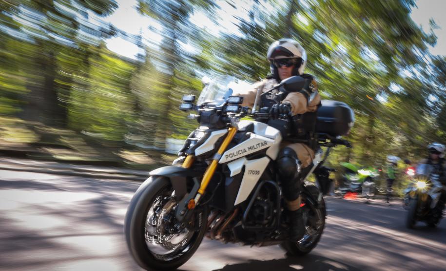 Investimento de R$ 63 milhões: Ratinho Junior entrega 431 motos e viaturas para a PMPR Foto: Jonathan Campos/AEN Foto: Geraldo Bubniak/AEN Foto: Geraldo Bubniak/AEN Foto: Geraldo Bubniak/AEN Foto: Geraldo Bubniak/AEN Foto: Geraldo Bubniak/AEN O governador Carlos Massa Ratinho Junior entrega nesta terça-feira (17) 431 novos veículos para a Polícia Militar. São 209 motocicletas e 222 automóveis para diversas unidades, na Pedreira Paulo Leminski, em Curitiba. Foto: Geraldo Bubniak/AEN O governador Carlos