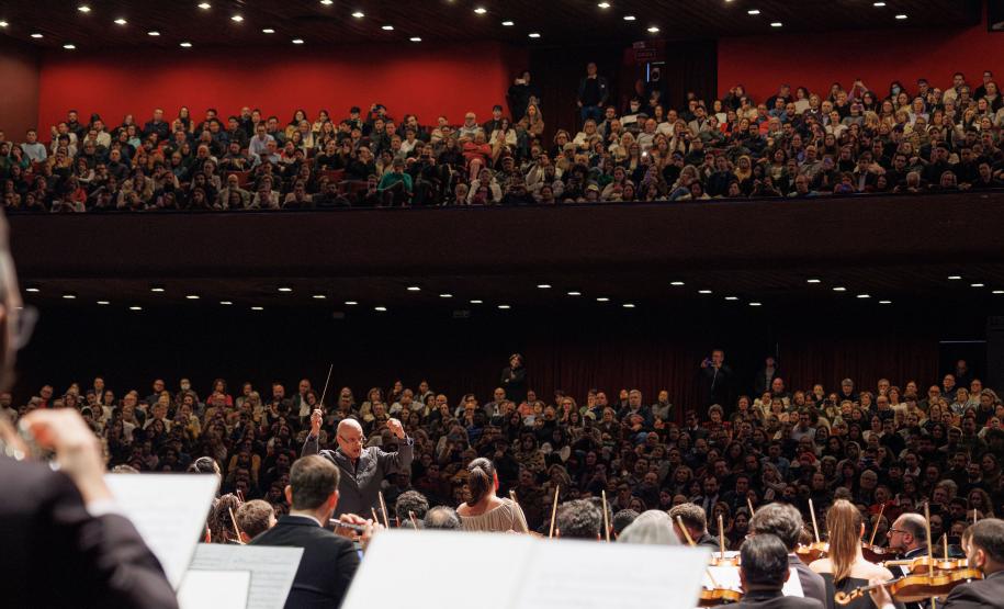 Claudia Raia, exposição latina no MIS e literatura paranaense estão na agenda cultural
