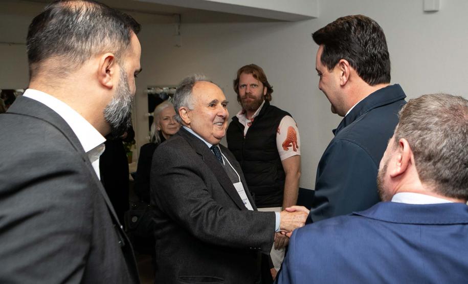 Curitiba, 11 de junho de 2025 - Governador Carlos Massa Ratinho Junior recebe o Prêmio Político Humanizador durante o Congresso Internacional Novo Tempo na Educação. Foto: Roberto Dziura Jr/AEN