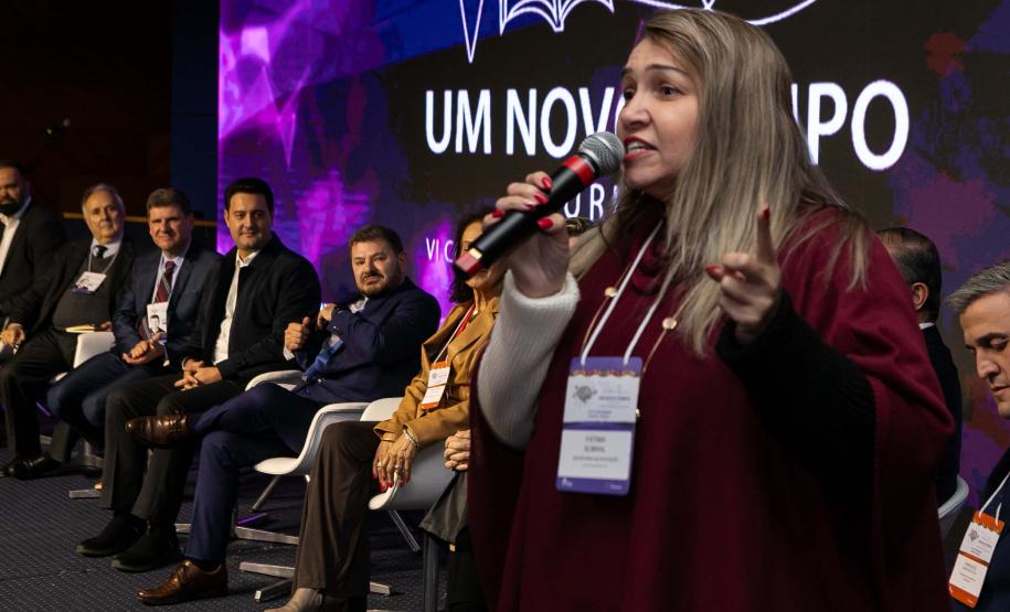 Curitiba, 11 de junho de 2025 - Governador Carlos Massa Ratinho Junior recebe o Prêmio Político Humanizador durante o Congresso Internacional Novo Tempo na Educação. Foto: Roberto Dziura Jr/AEN