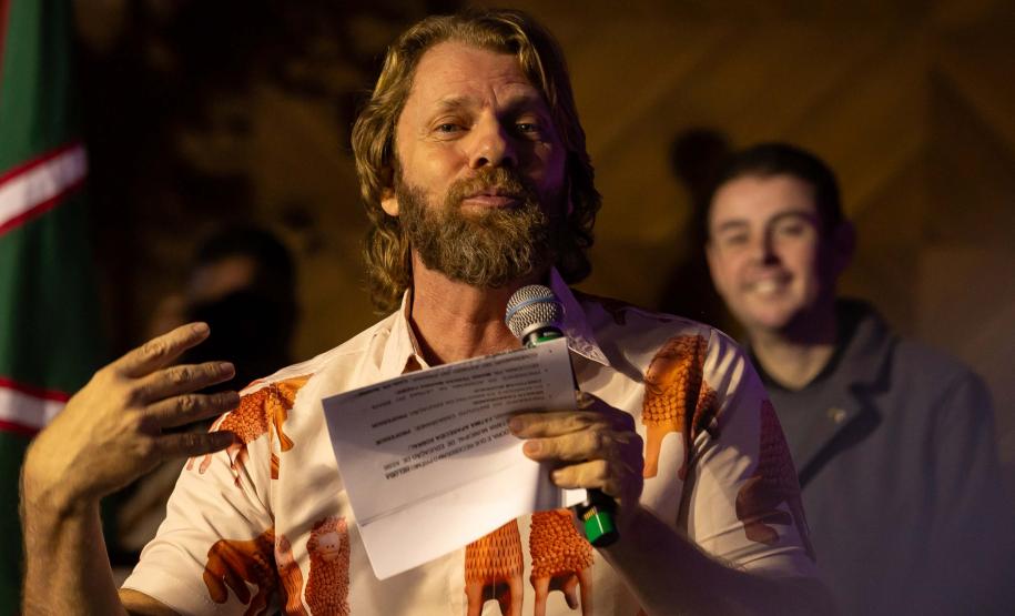 Curitiba, 11 de junho de 2025 - Governador Carlos Massa Ratinho Junior recebe o Prêmio Político Humanizador durante o Congresso Internacional Novo Tempo na Educação. Foto: Roberto Dziura Jr/AEN