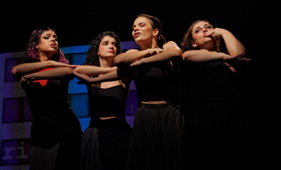 Claudia Raia, exposição latina no MIS e literatura paranaense estão na agenda cultural