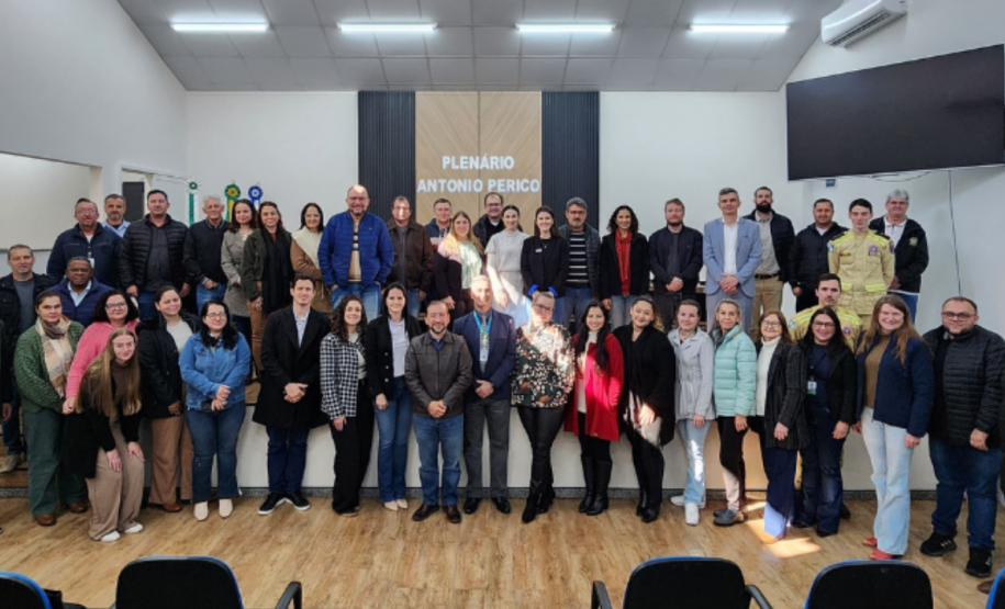 Durante palestra inaugural do evento, Jean Rafael Puchetti apresentou os avanços do Governo do Estado na desburocratização do processo de abertura de novas empresas. (Foto: Casa Civil)